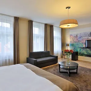 & 4*, Prag Tschechische Republik